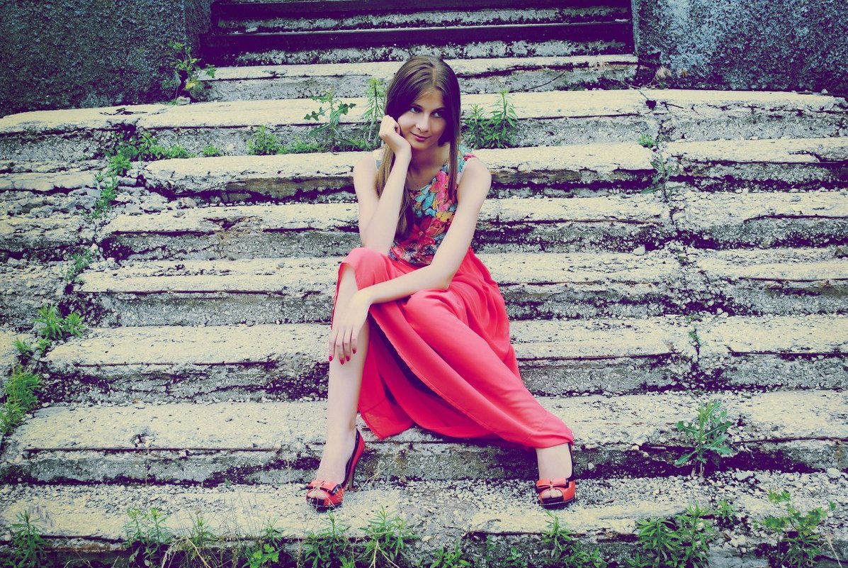 The girl on the stairs - Анастасия Кабдина
