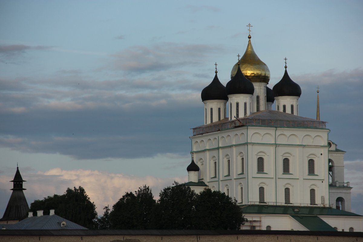 Как выглядел Благовещенский собор во Пскове