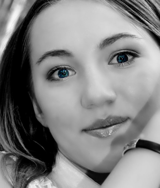 красота голубых глаз - Ксения Савинова