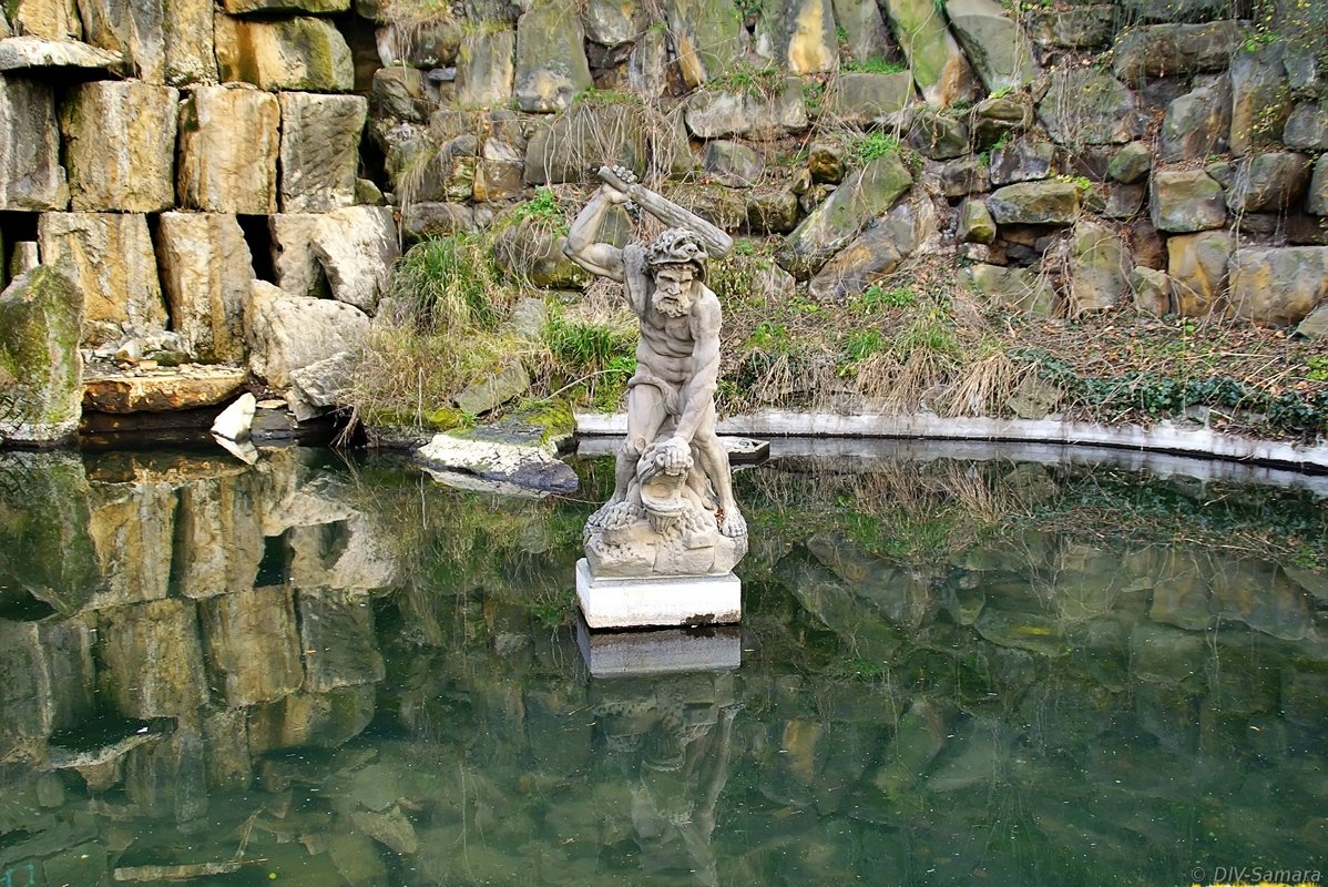 Статуя Геркулеса в Нижнем Пруду сада Кинских в Праге - Денис Кораблёв