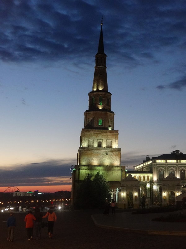 Башня Сююмбике ночью - Peripatetik 