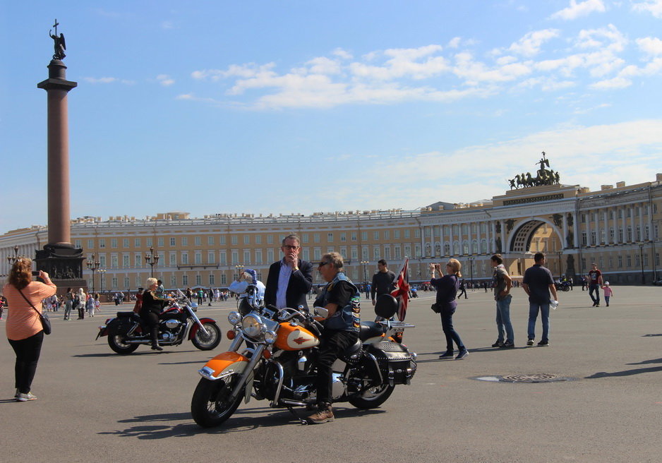 Англичане и ретро Harley Davidson - Вера Моисеева