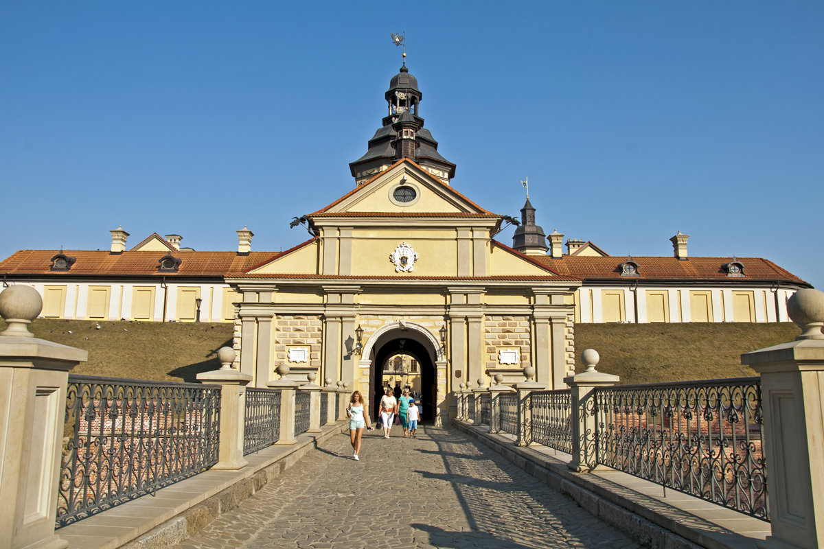 The Gate to Neswizh Castle - Roman Ilnytskyi