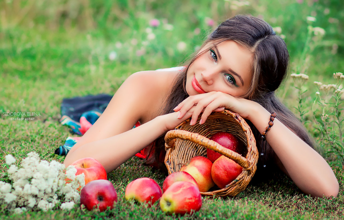 Яблочный спас - Helena Sidorova