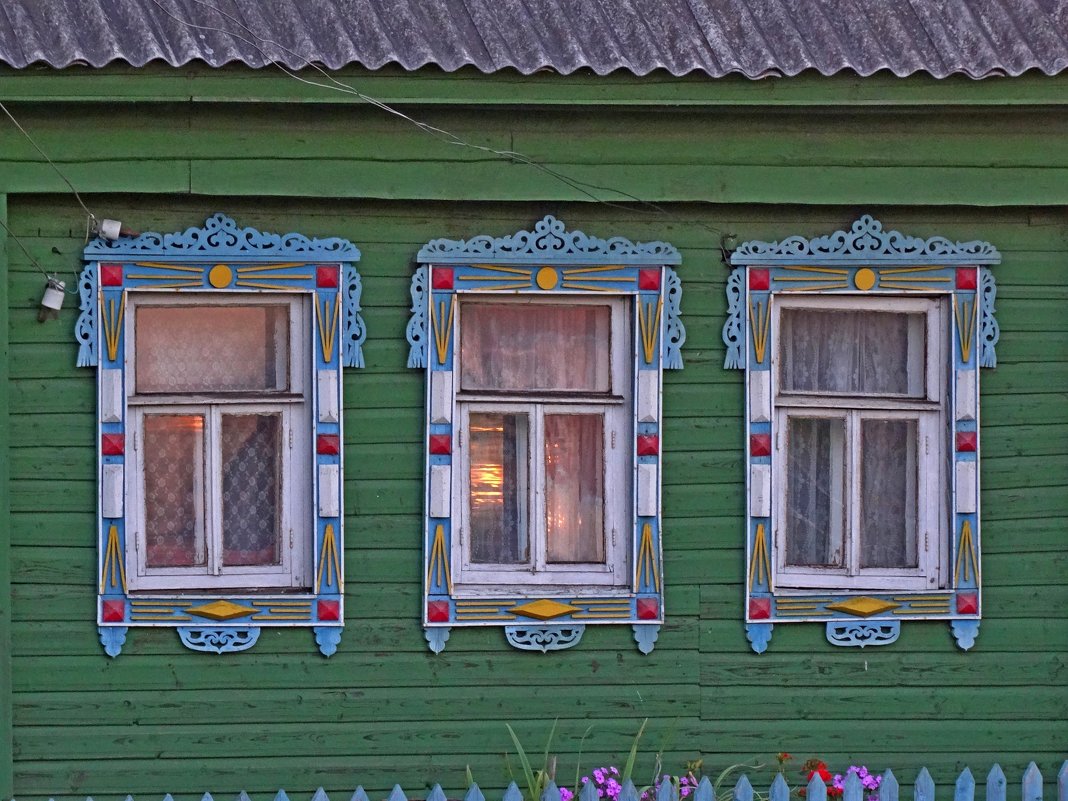 Закатные окна на русском севере, дом у трассы. - Natalia Mihailova