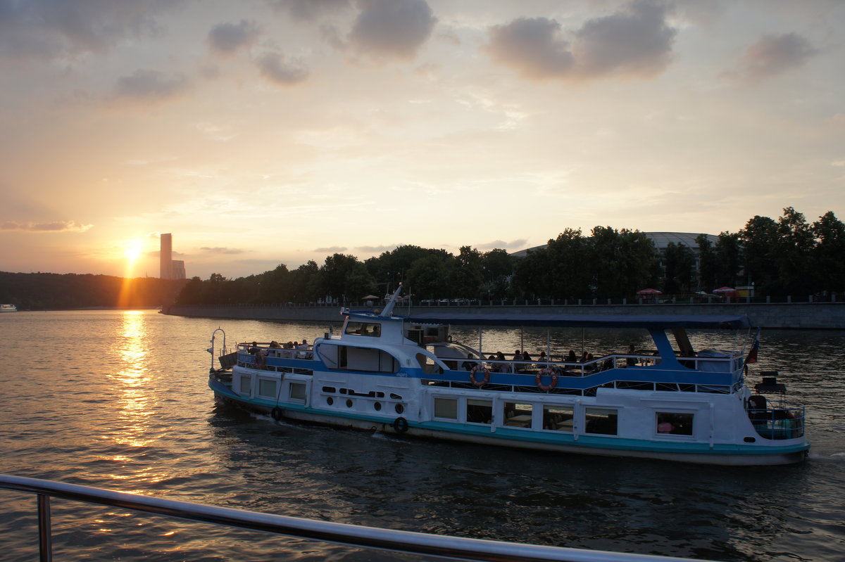 Июль 2015, на Москве-реке,вечер перед ливнями - Ольга Кузнецова 