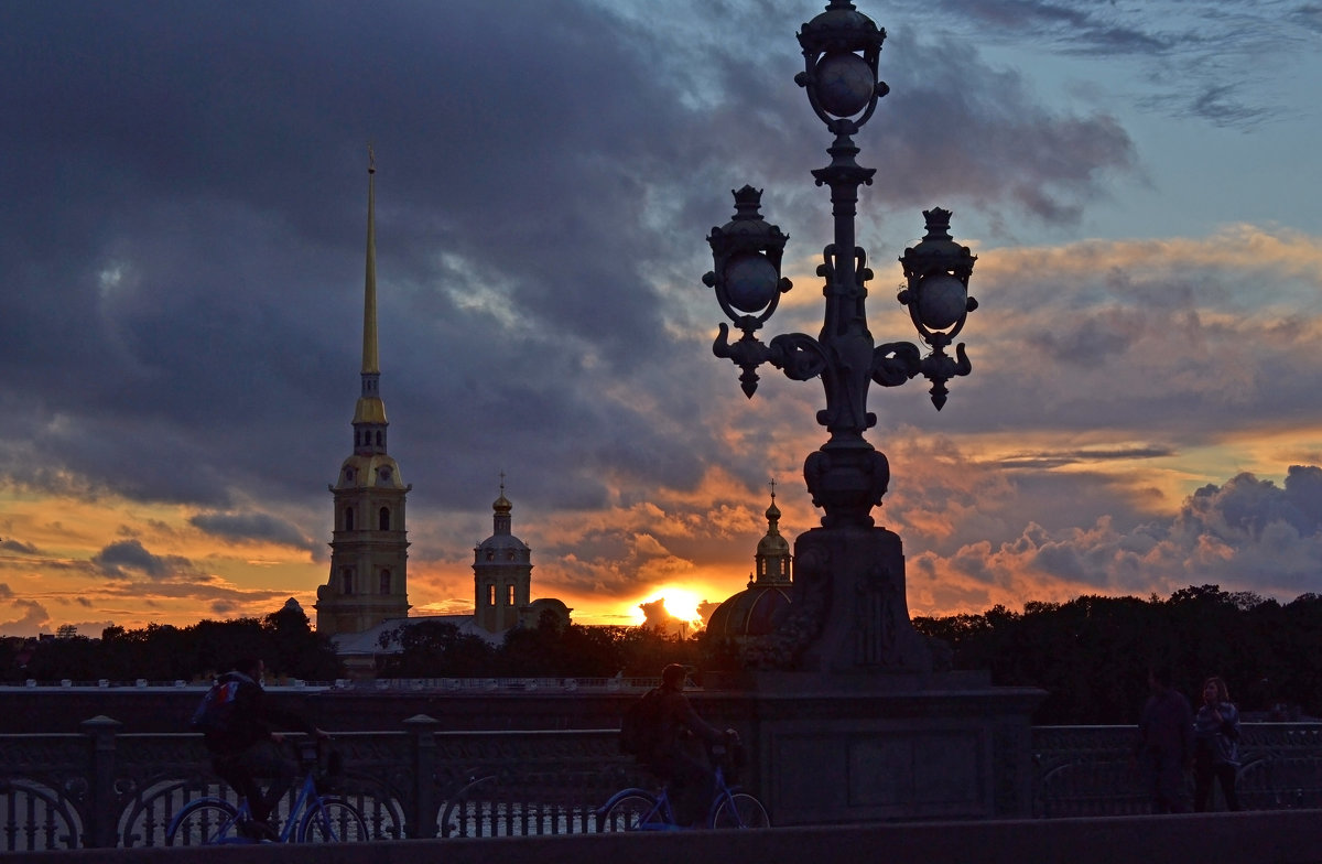 Закат на Троицком мосту - Наталья Левина