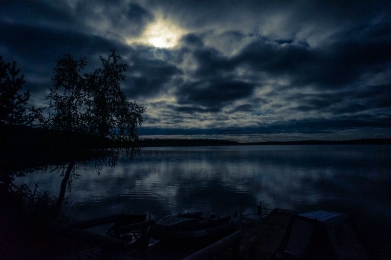 Ночное озеро - Павлов Илья 