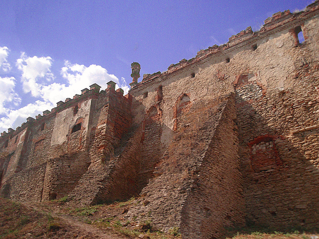 фрагмент  замка-крепости ( Меджибож) - георгий петькун