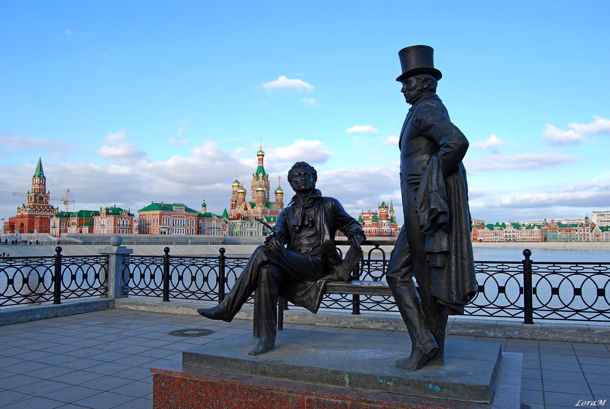 Памятник Пушкину и Онегину - Лариса 