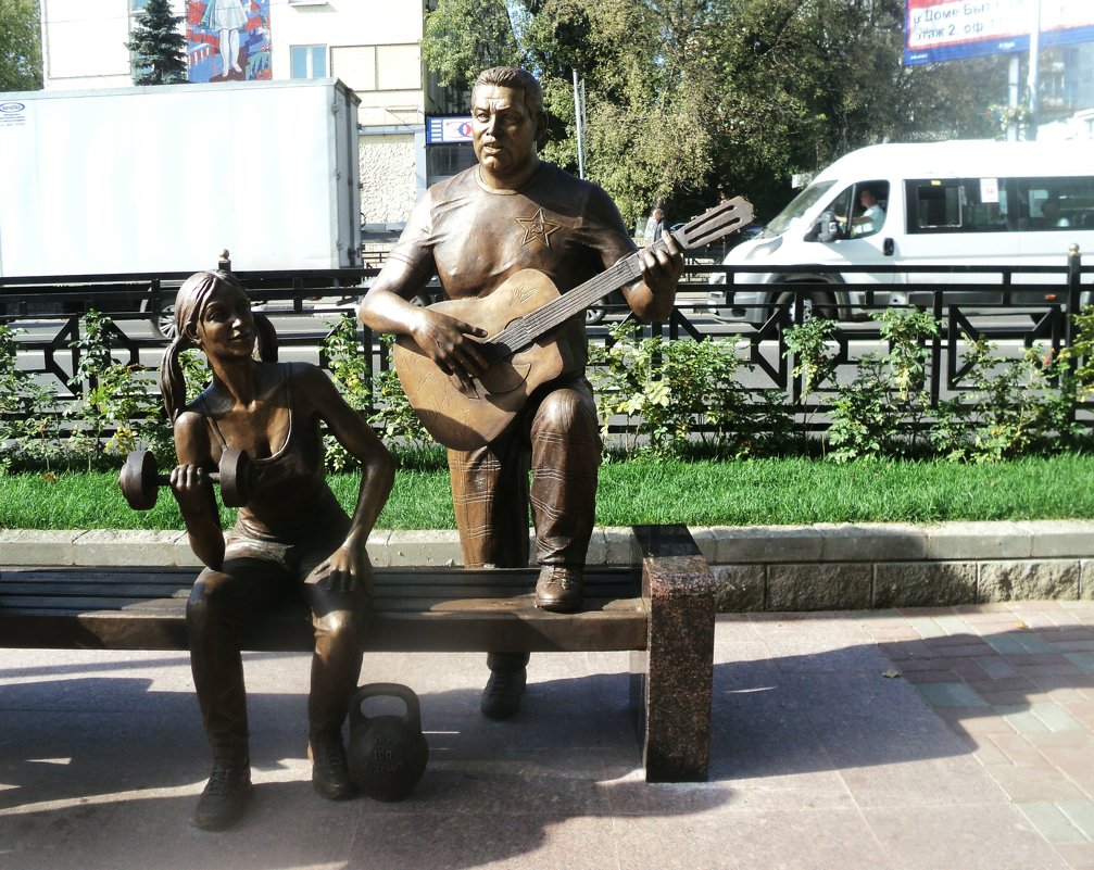 Памятник группе "ЛЮБЭ" в Подмосковном городе Люберцы - Ольга Кривых