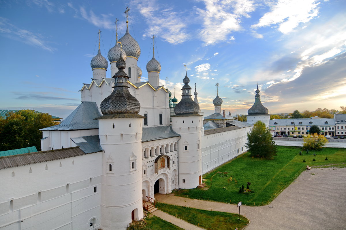 Ростовский Белокаменный Кремль