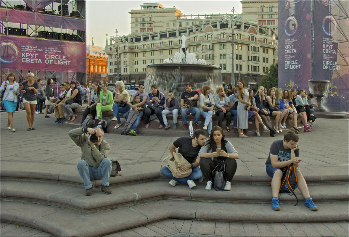 В ожидании световых феерий (Москва, театральная площадь.) - Владимир 