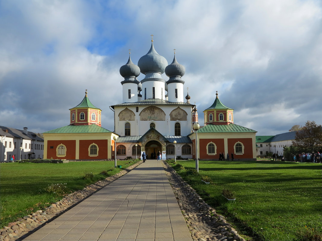 Мужской монастырь. Тихвин - Наталья 