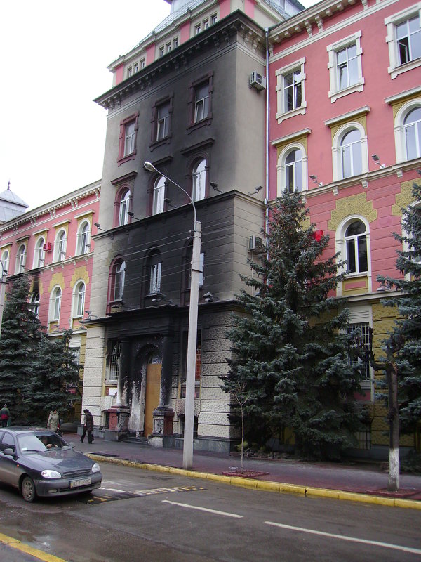 Здание  СБУ  Украины  в  Ивано - Франковске - Андрей  Васильевич Коляскин