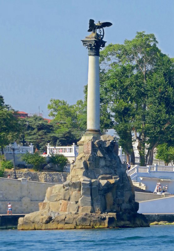 Памятник затопленным кораблям - Вера Щукина