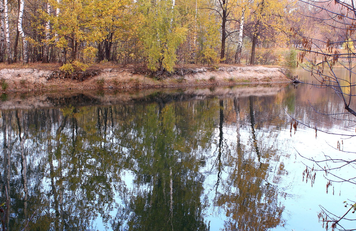 Смотрится в воды октябрь - Татьяна Ломтева