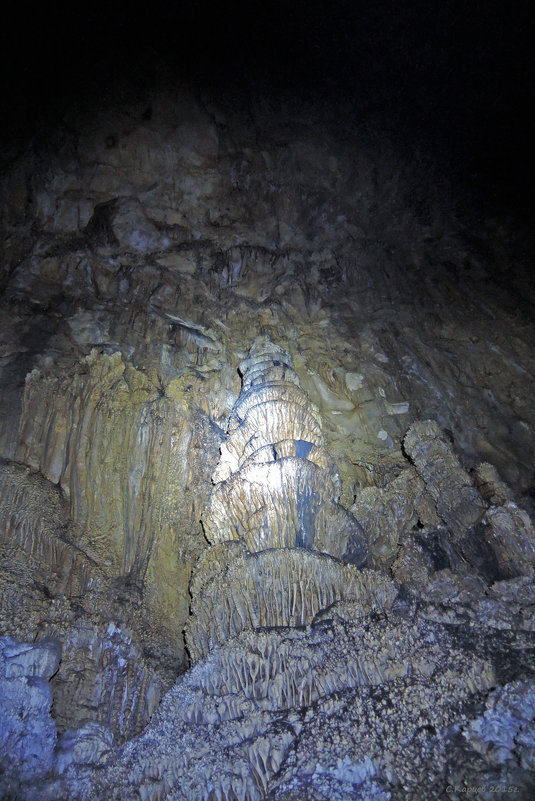 Бородинская пещера. Сталагмит - Сергей Карцев