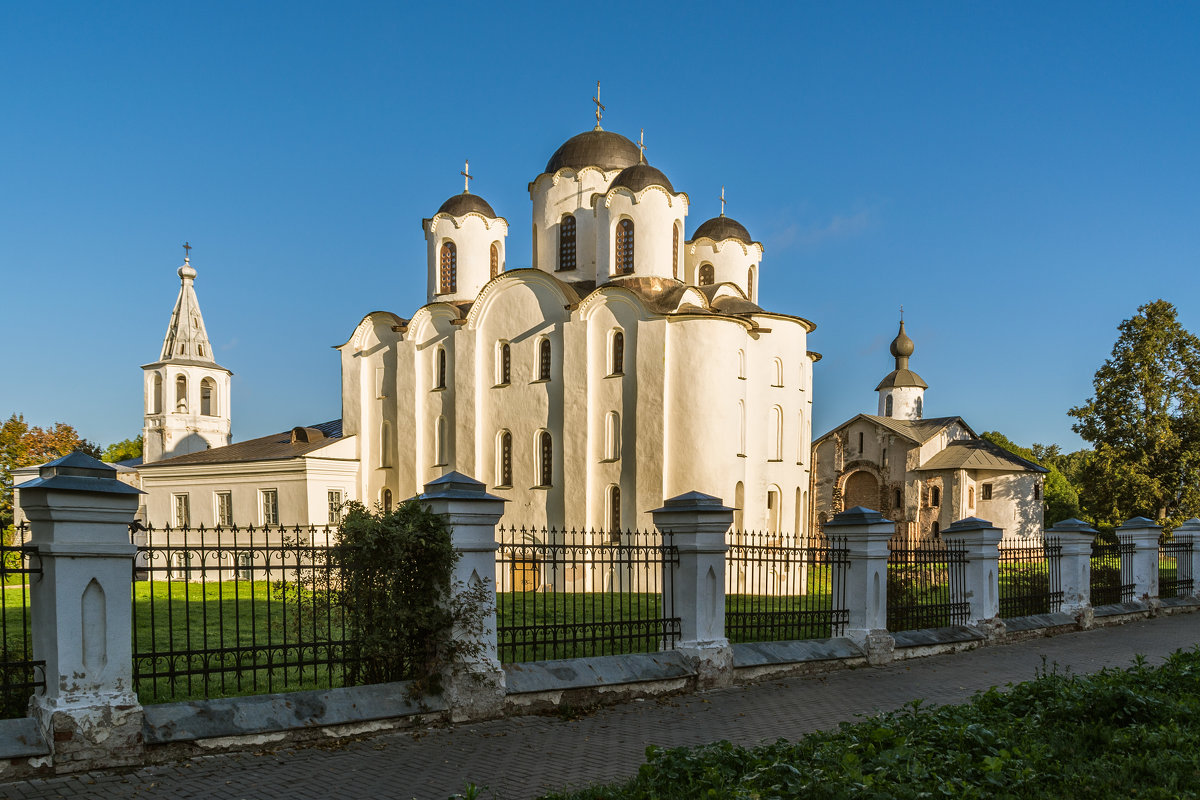 Прогулка по Великому Новгороду. Ярославово дворище (продолжение) - Владимир Демчишин