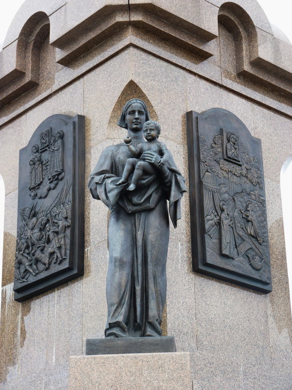 Фрагмент  памятника " 1000-летие  Ярославля " - Galina Leskova