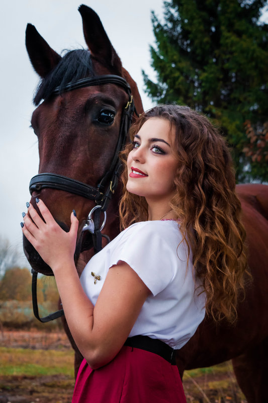 Девушка с лошадью - Мария Зубова