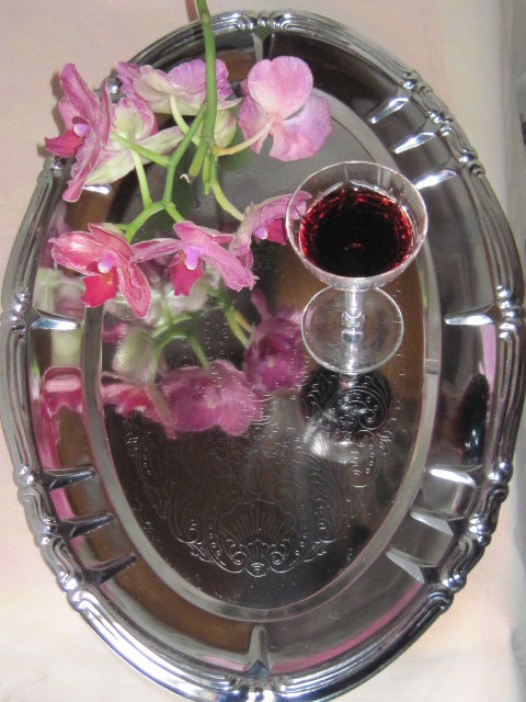 Орхидея и бокал вина - Маера Урусова