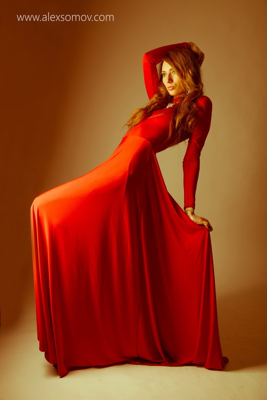 Красное платье - Александр Сомов
