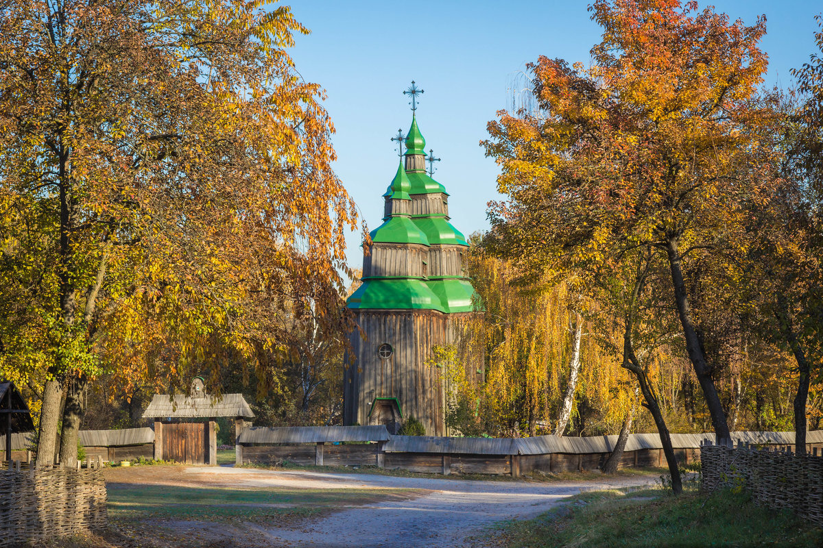 Старая церковь - Андрей Нибылица