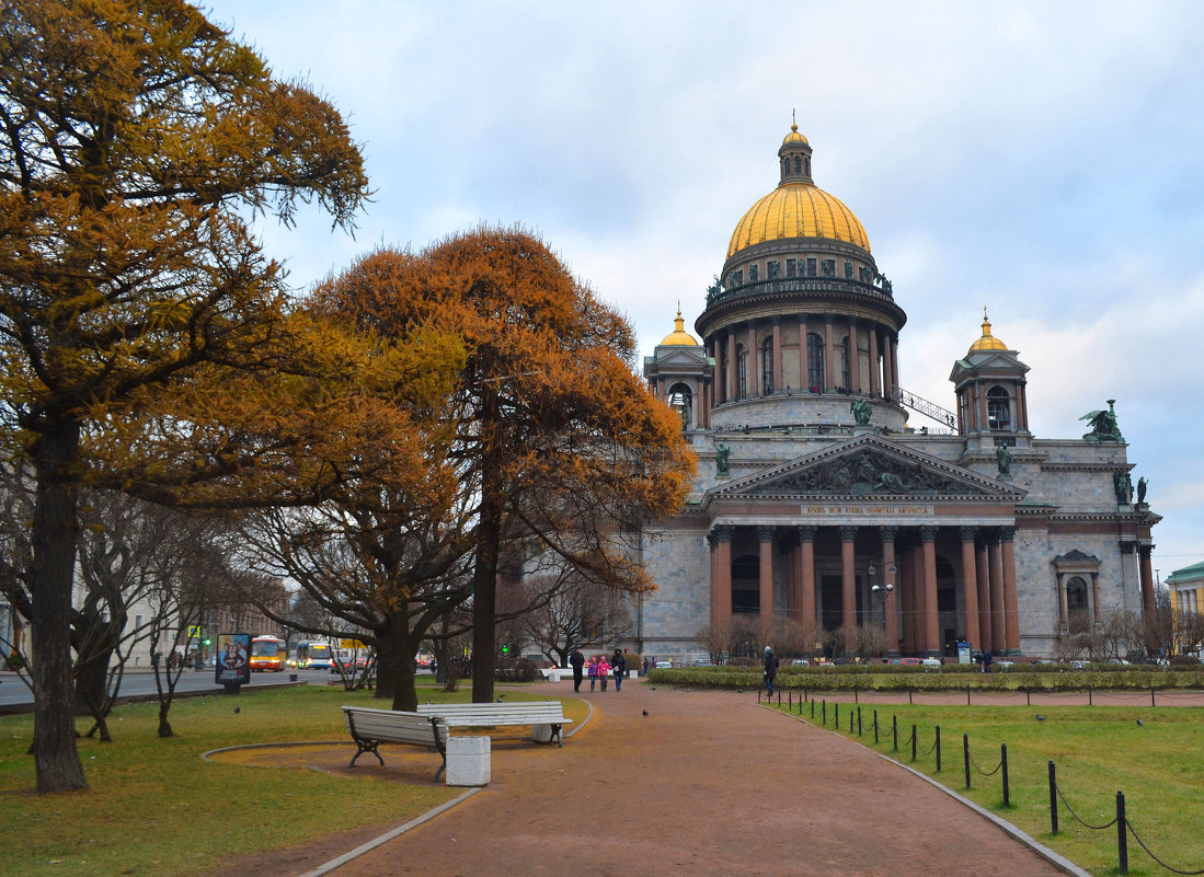 Исаакиевский собор осень