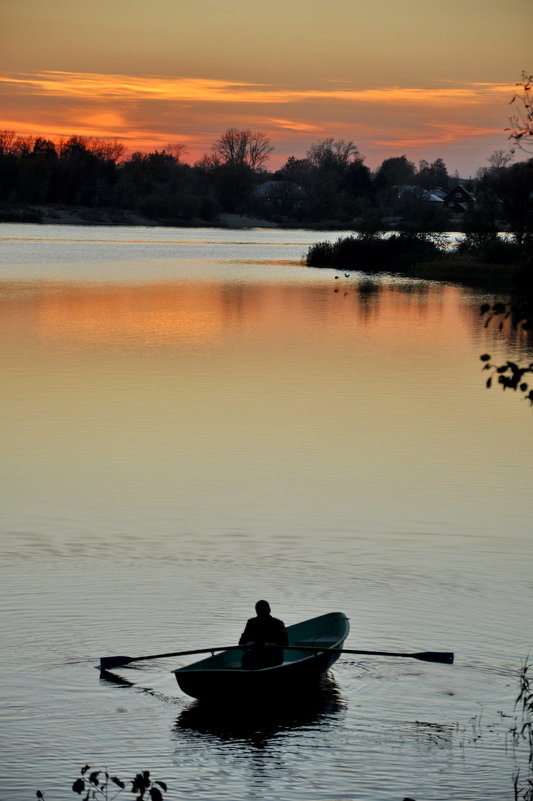 Закат на озере в городе Гусь-Хрустальном - Валерий Толмачев