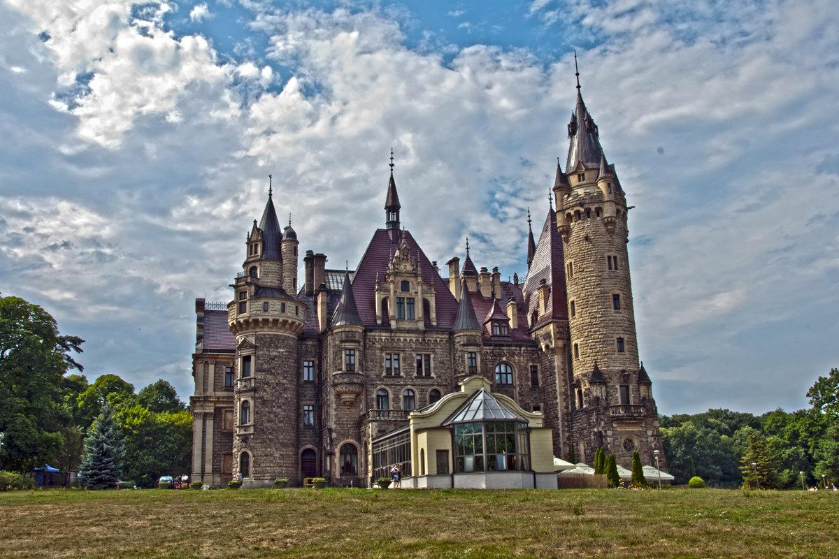 Eclectic Castle in Poland - Roman Ilnytskyi