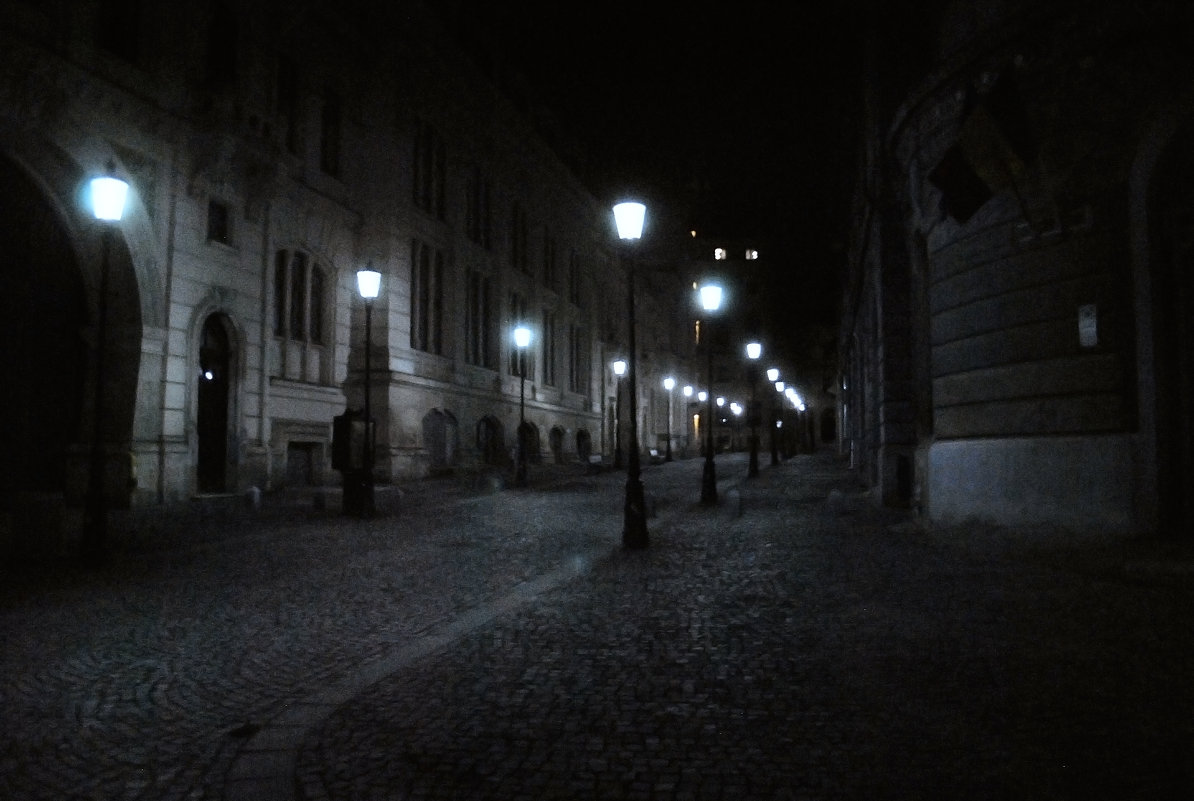Пустая улица, фонарь... - Андрей Бурлака
