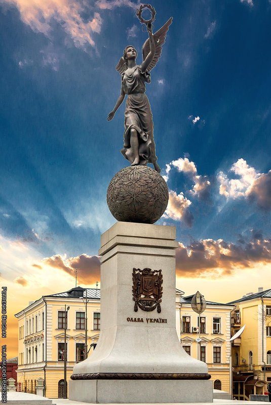 Памятник независимости «Летящая Украина» - Харьков - Богдан Петренко