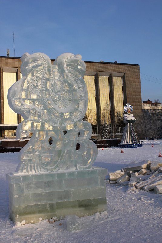 Новогодний городок у ГПНТБ на площади Пименова - Наталья Золотых-Сибирская