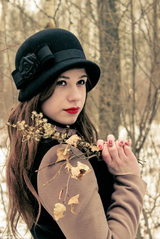 дама в шляпе - Анастасия Бадина