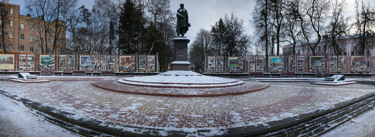 Памятник Тютчеву. Брянск 2016 - Денис Сафронов