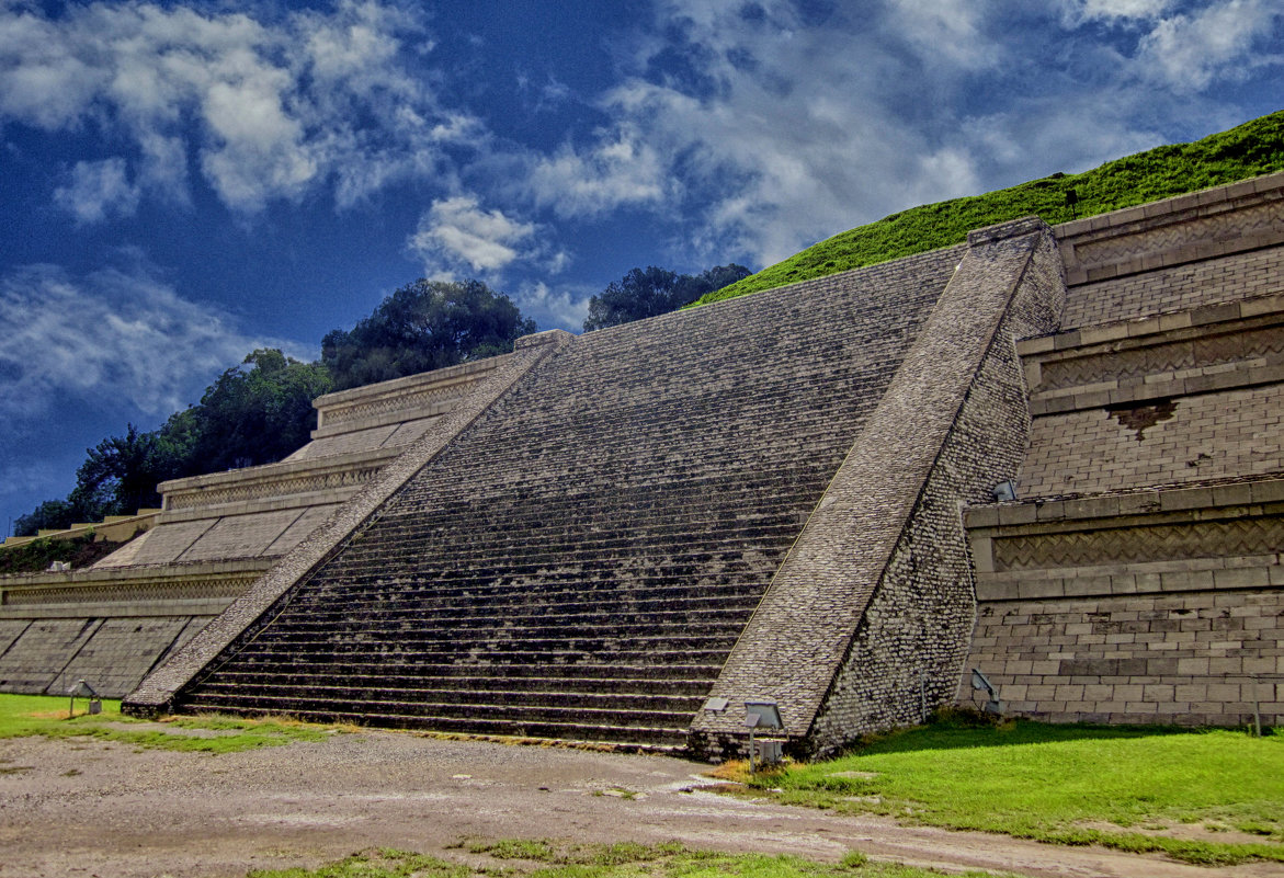 Большая пирамида в Чолуле, Мексика - Elena Spezia