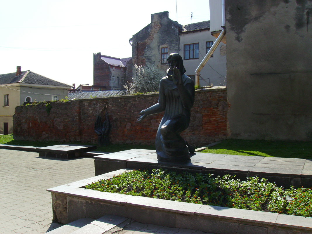 Памятник  жертвам  нацизма  в  Дрогобыче - Андрей  Васильевич Коляскин