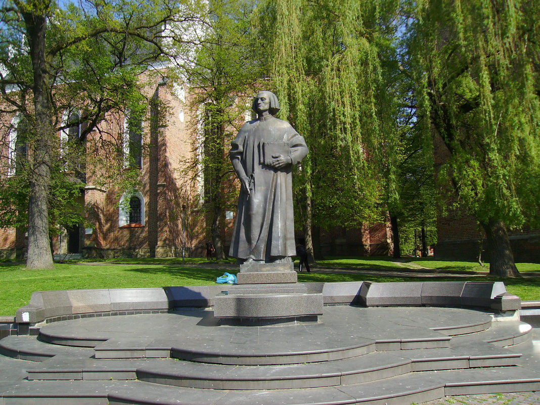 Памятник  Юрию  Дрогобычу  в  Дрогобыче - Андрей  Васильевич Коляскин