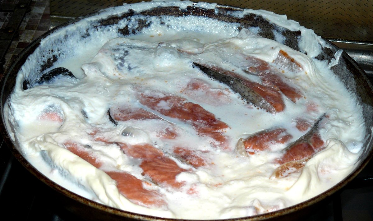Горбуша в сливках на сковороде рецепт с фото