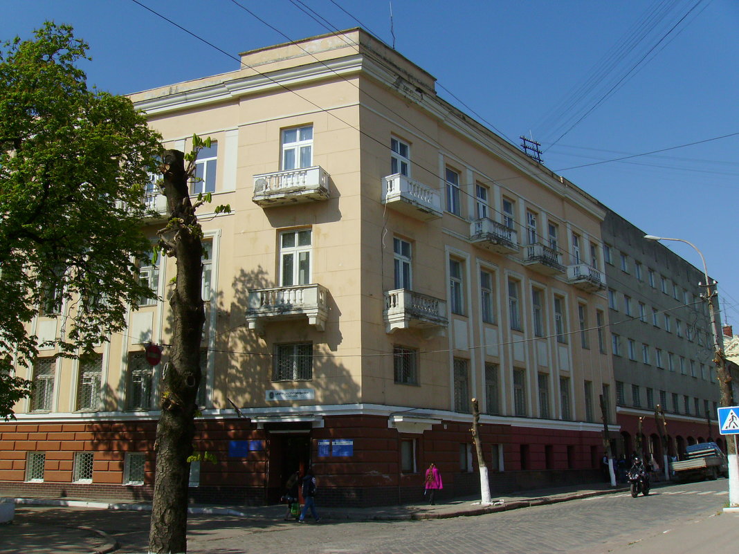 Административное  здание  в  Дрогобыче - Андрей  Васильевич Коляскин