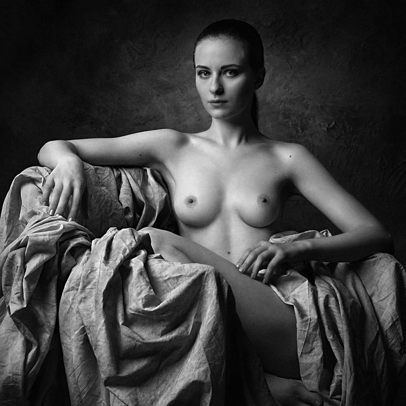 Trivial Nude... - Михаил Смирнов