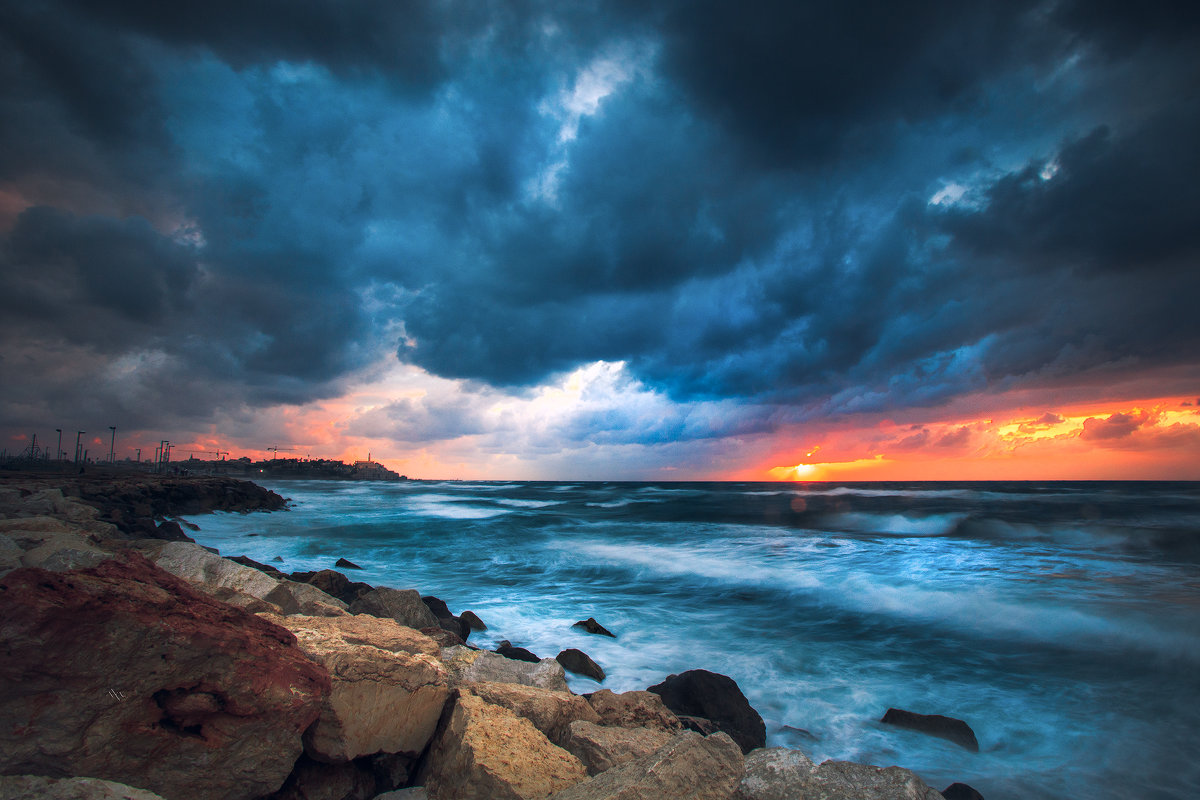 Stormy sunset - Ruslan Bolgov