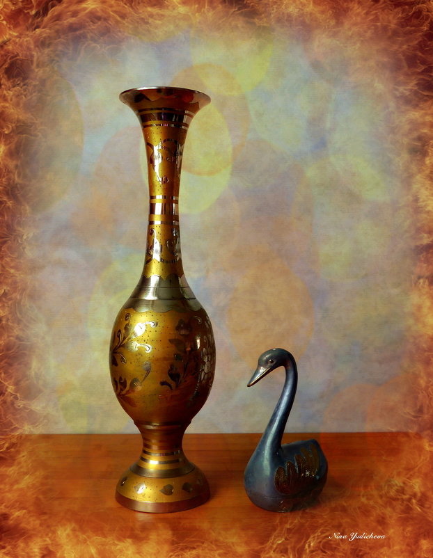Индийская ваза и лебедь - Nina Yudicheva