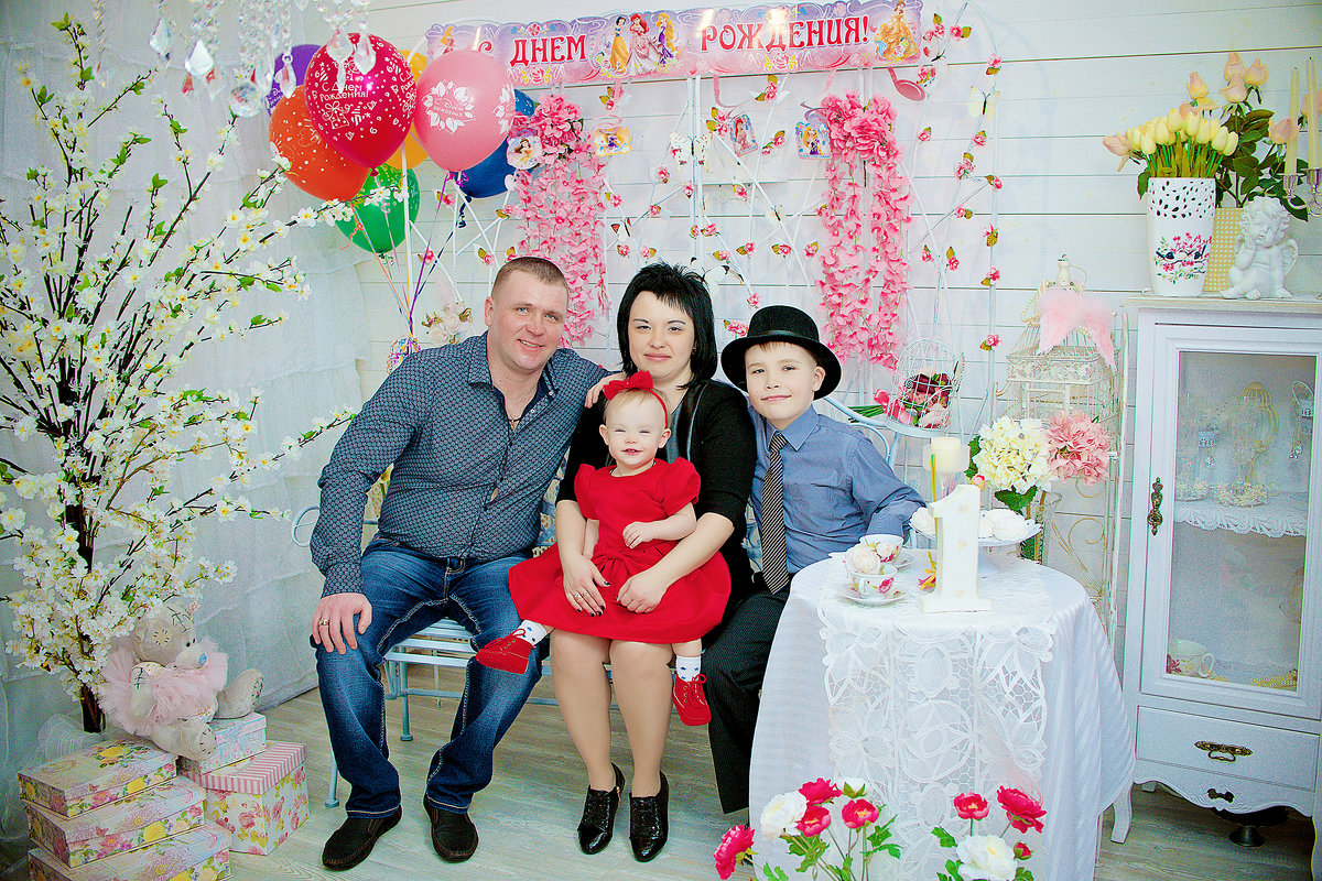 Семейная фотосессия в студии Аквамарин - марина алексеева
