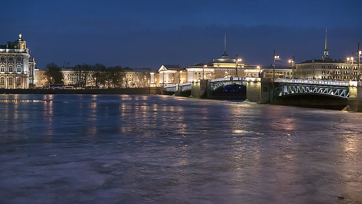 Дворцовый мост с Адмиралтейством - Valerii Ivanov
