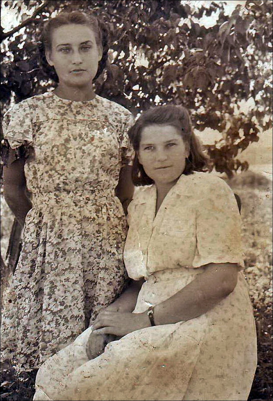 Лариса и Раиса. 1953 год - Нина Корешкова