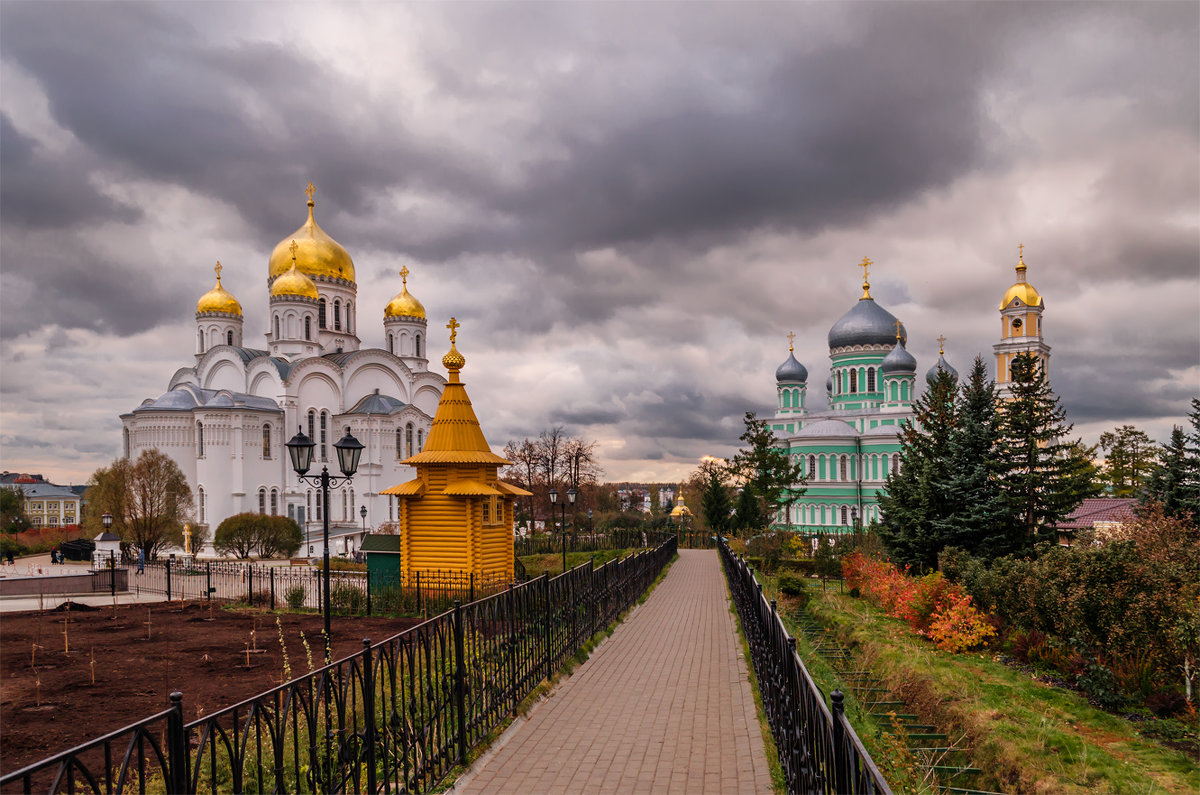 Дивеево монастырь территория