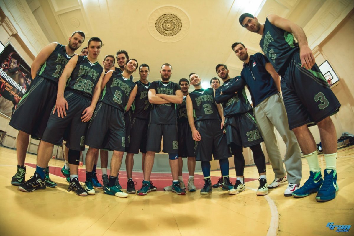 Баскетбольная команда - Иван Гран