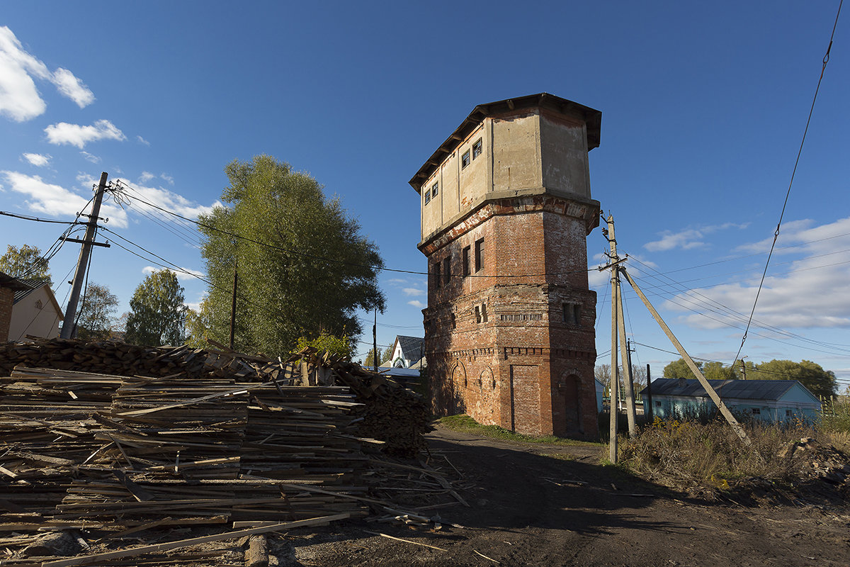 старая водонапорная башня - Владимир Иванов